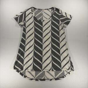 LuLaRoe Irma Tunic Top XXS Short Sleeve Gray and White Chevron Herringbone